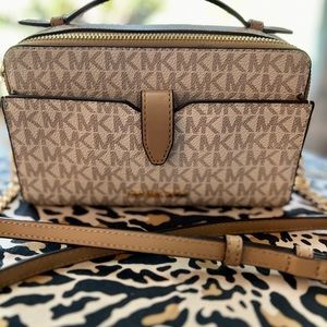 COPY - Authentic Michael Kors Crossbody